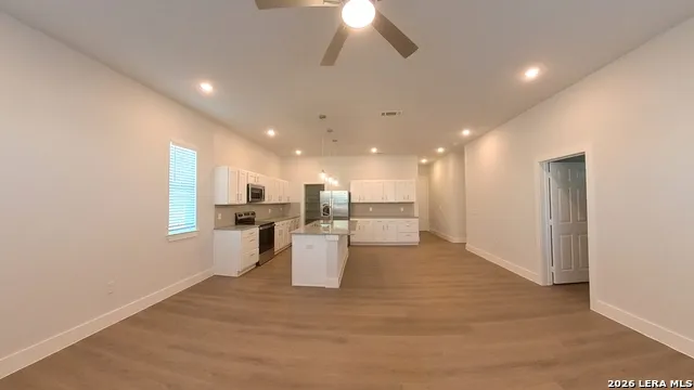 330 E Carson Unit 1201 San Antonio, TX 78208