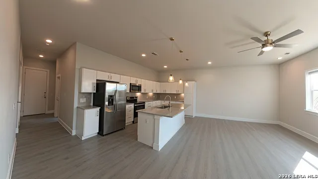 330 E Carson Unit 2102 San Antonio, TX 78208