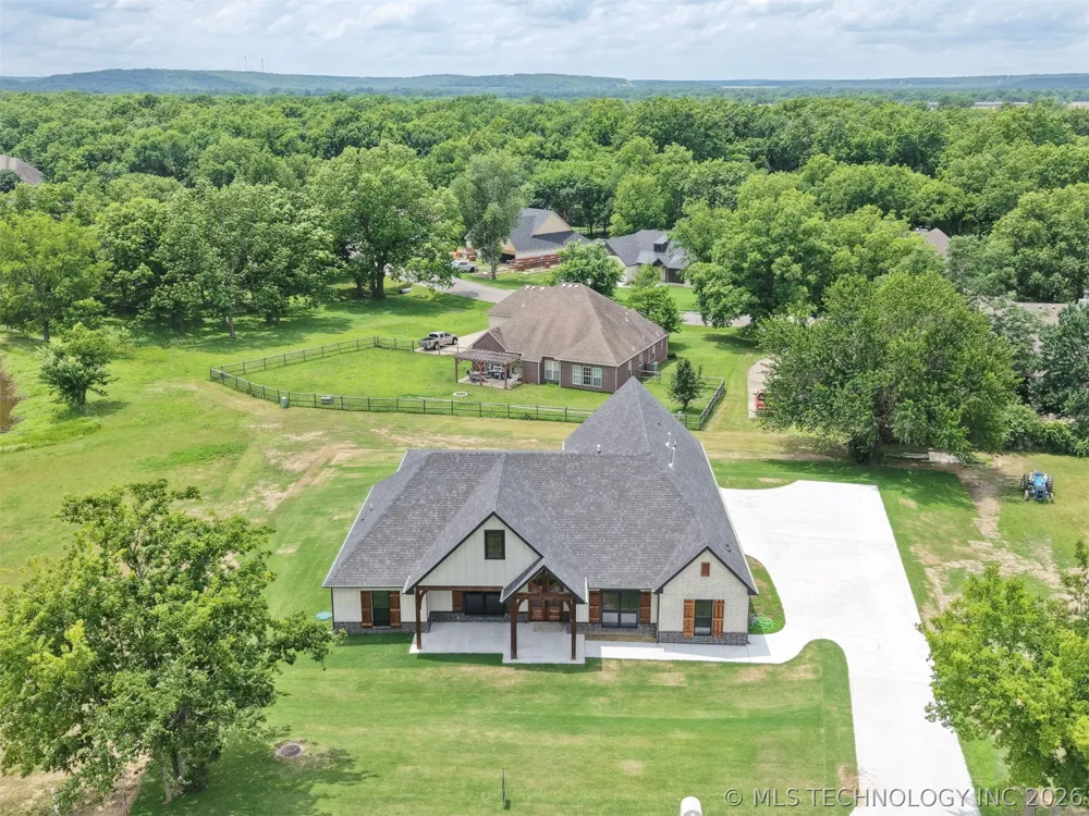 408 S Tall Chief Avenue Skiatook, OK 74070