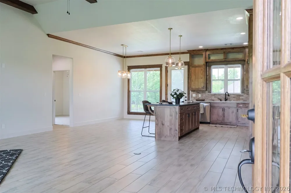 408 S Tall Chief Avenue Skiatook, OK 74070