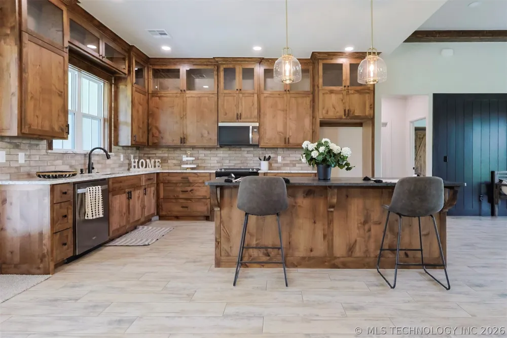 408 S Tall Chief Avenue Skiatook, OK 74070