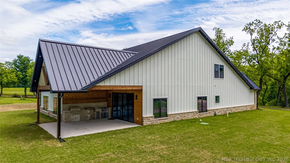 56107 E 300 ROAD Afton, OK 74331