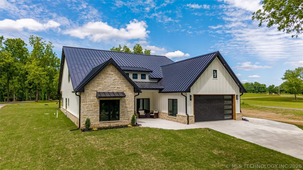 56107 E 300 ROAD Afton, OK 74331