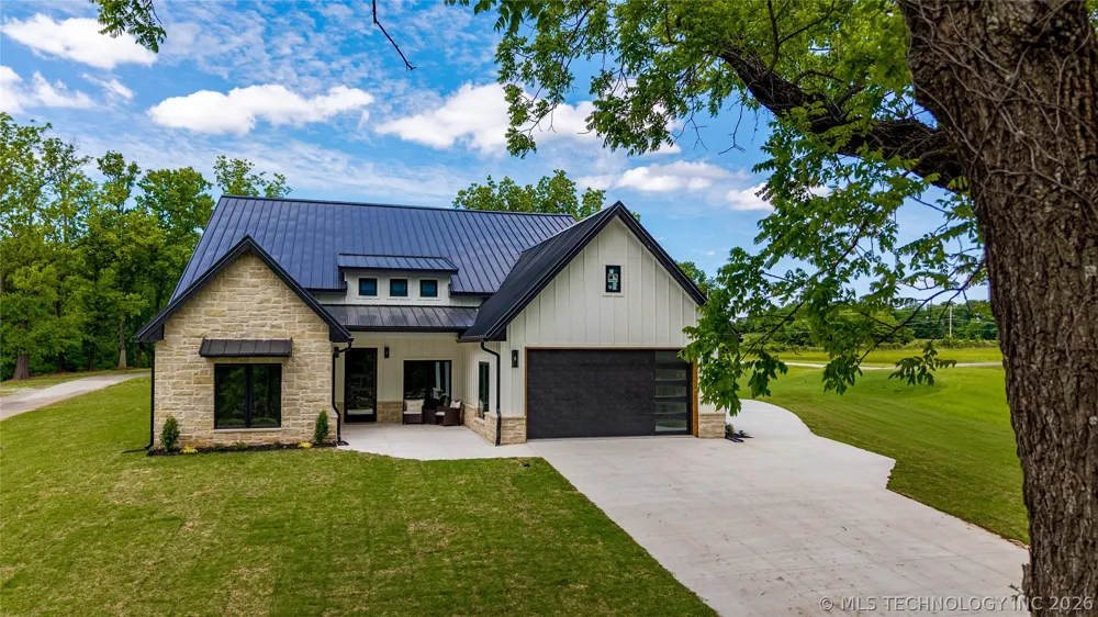 56107 E 300 ROAD Afton, OK 74331