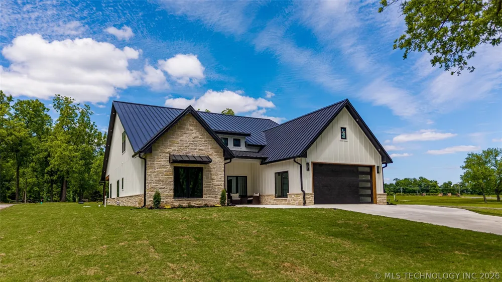 56107 E 300 ROAD Afton, OK 74331