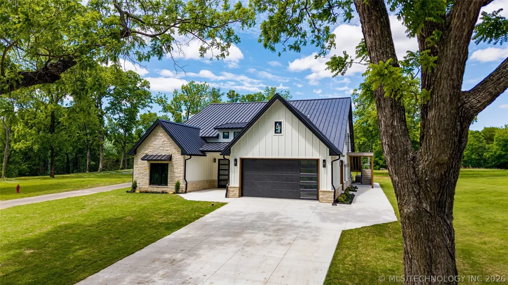 56107 E 300 ROAD Afton, OK 74331