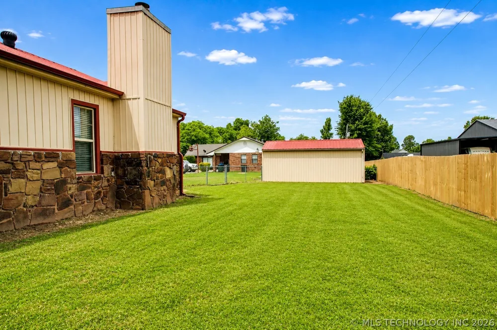 237 Hamilton Road Eufaula, OK 74432