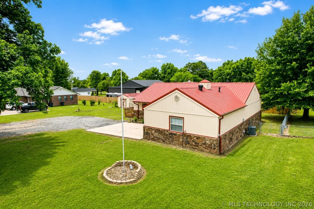 237 Hamilton Road Eufaula, OK 74432