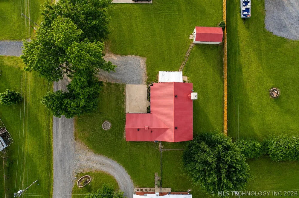 237 Hamilton Road Eufaula, OK 74432