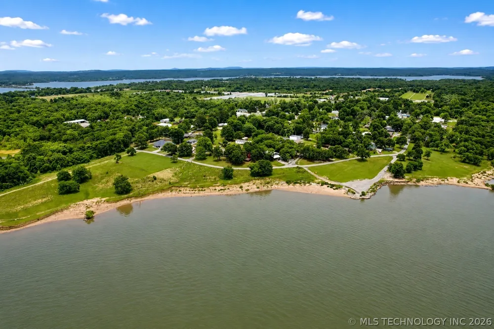 237 Hamilton Road Eufaula, OK 74432