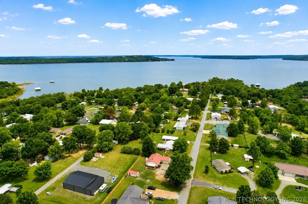 237 Hamilton Road Eufaula, OK 74432