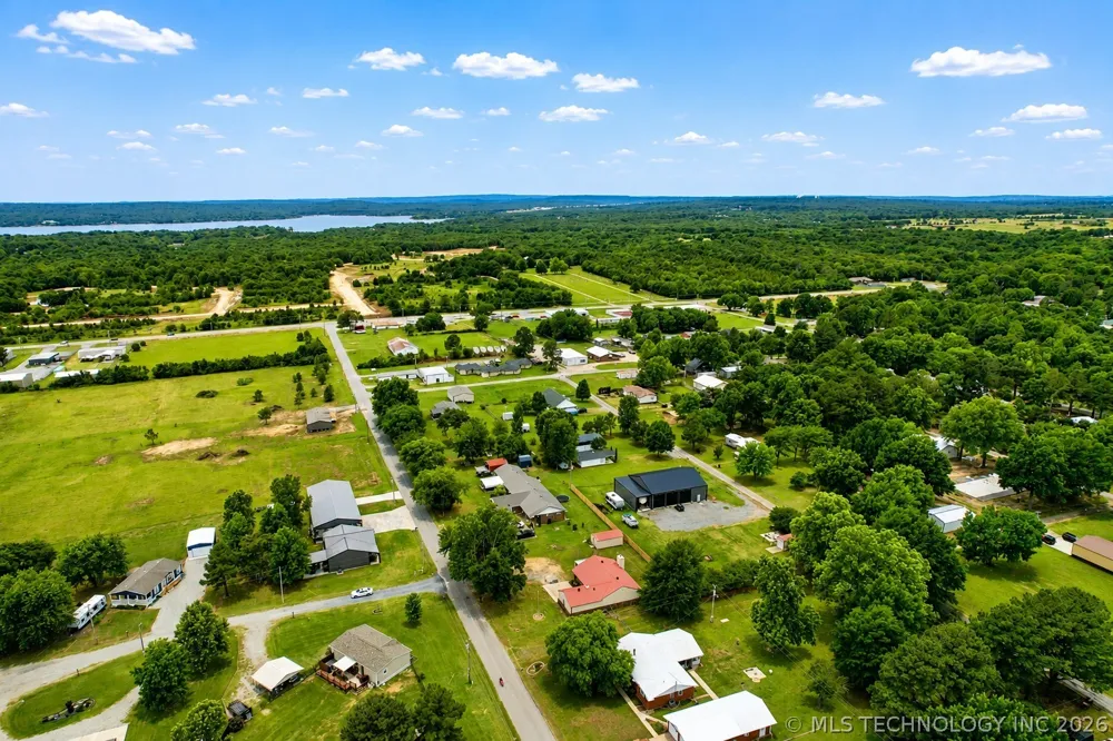 237 Hamilton Road Eufaula, OK 74432