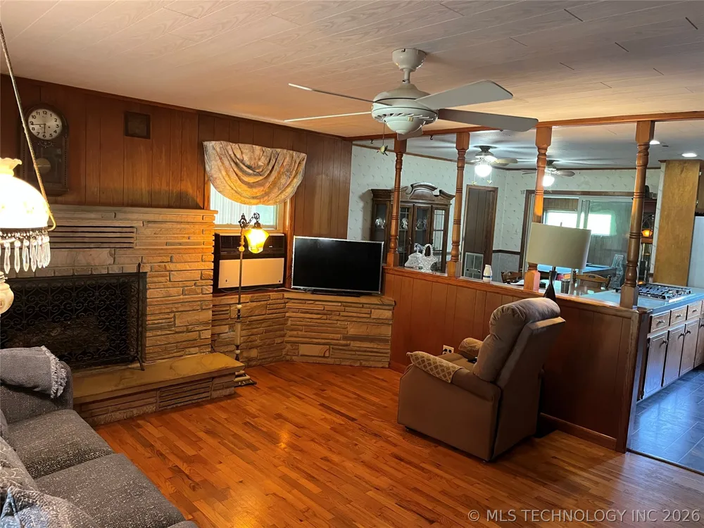 452961 E 1030 ROAD Vian, OK 74962