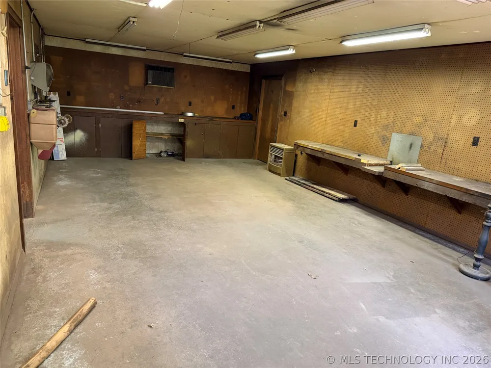 452961 E 1030 ROAD Vian, OK 74962