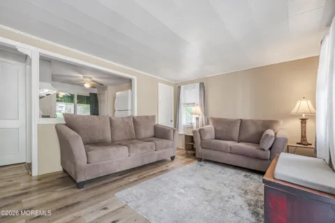 325 W Sylvania Avenue