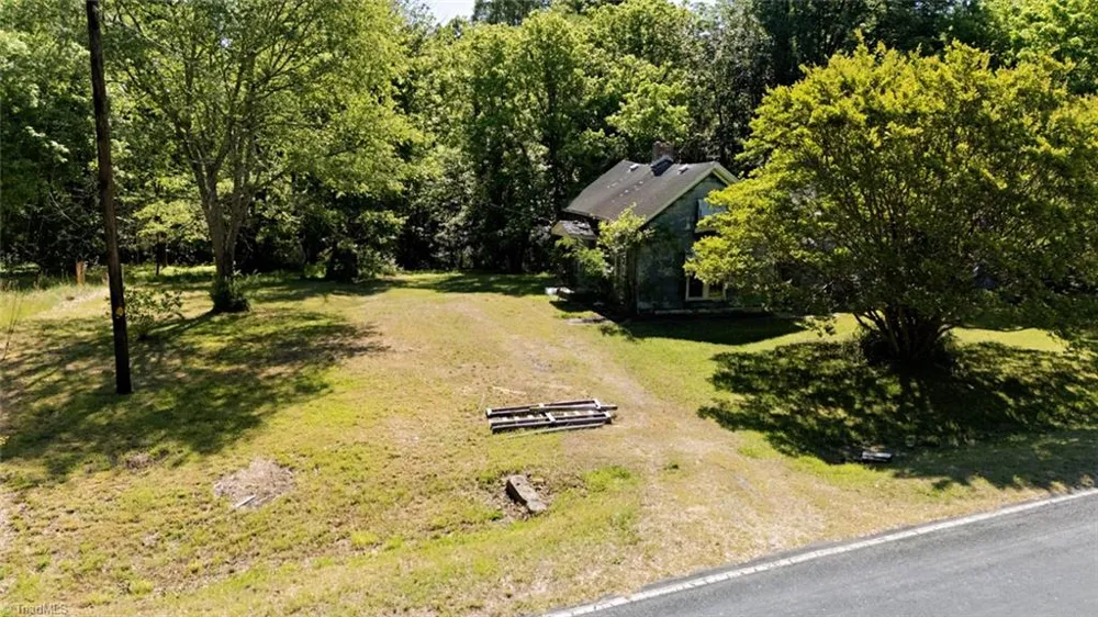 1305 Bridgepoint Road Greensboro, NC 27405