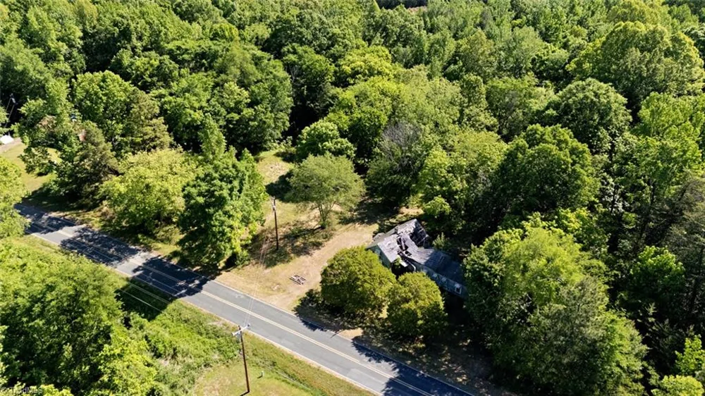 1305 Bridgepoint Road Greensboro, NC 27405