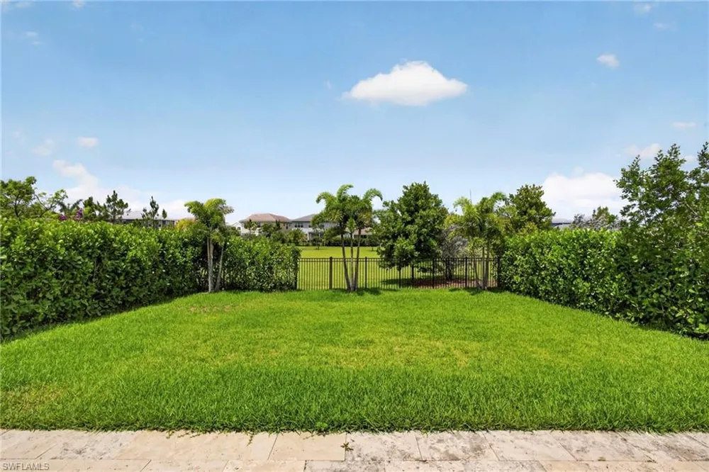 1349 HARVESTER XING Loxahatchee, FL 33470