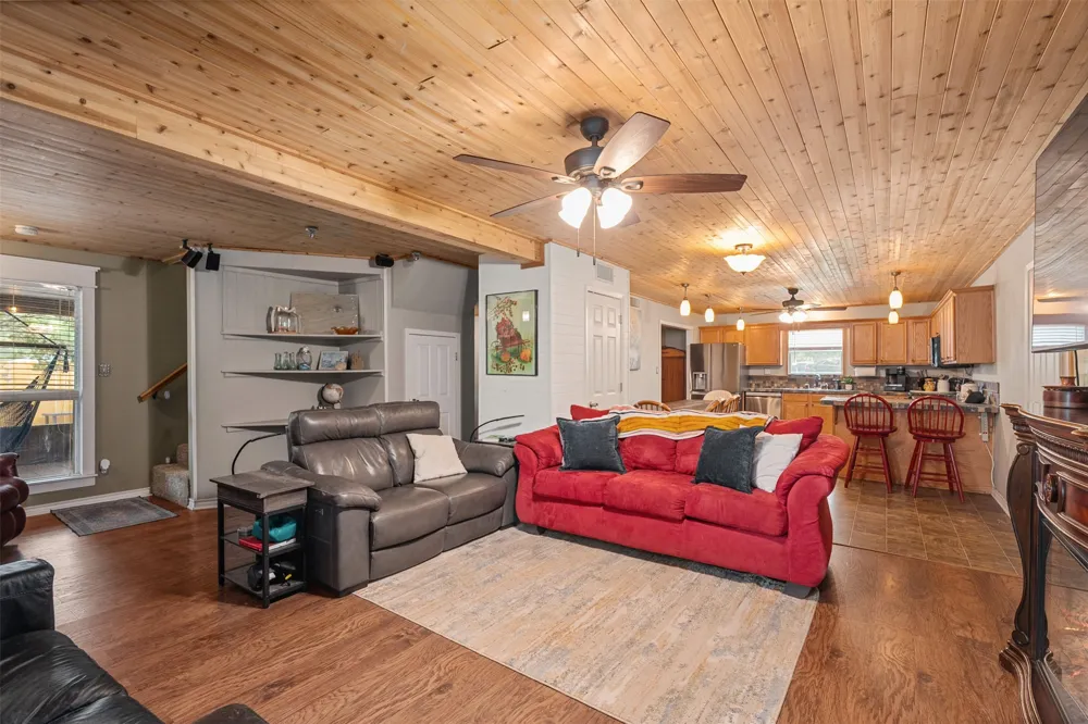 243 Autumn Wood Trail Gun Barrel City, TX 75156