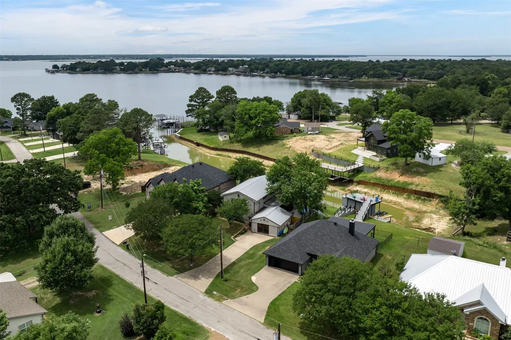 243 Autumn Wood Trail Gun Barrel City, TX 75156