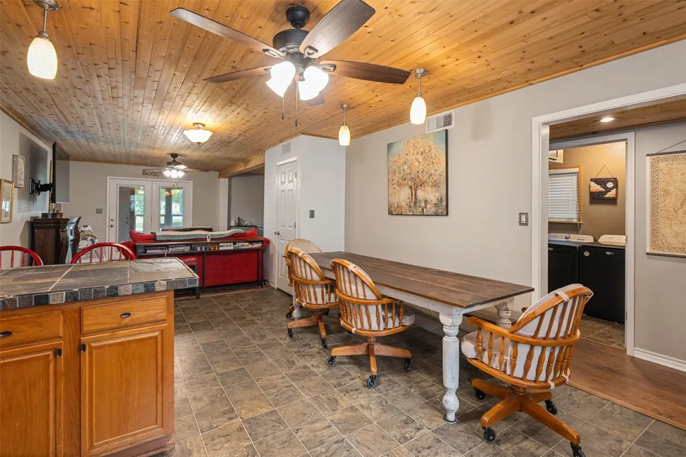 243 Autumn Wood Trail Gun Barrel City, TX 75156