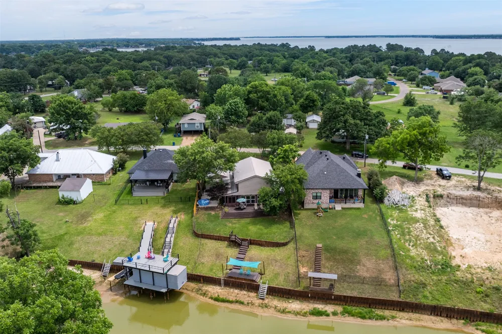 243 Autumn Wood Trail Gun Barrel City, TX 75156