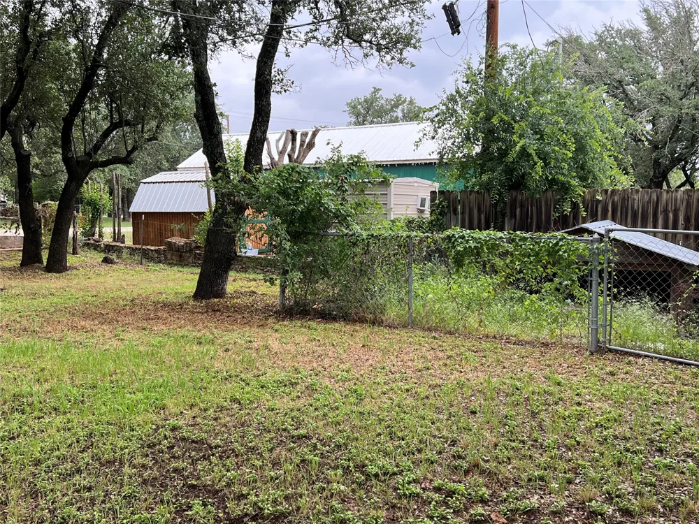 6960 Clifden Drive Brownwood, TX 76801