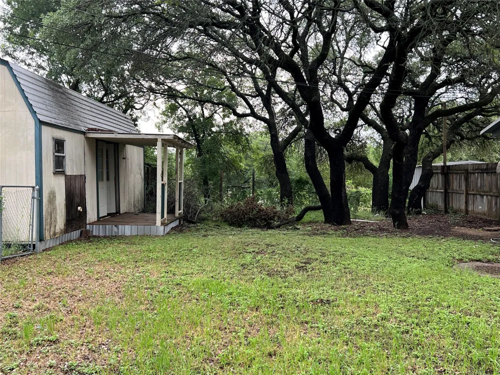 6960 Clifden Drive Brownwood, TX 76801