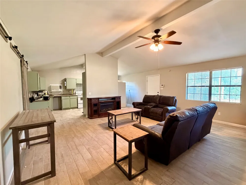 6960 Clifden Drive Brownwood, TX 76801