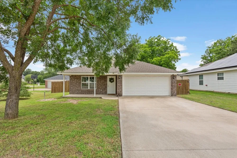 605 Powers Street Lacy Lakeview, TX 76705