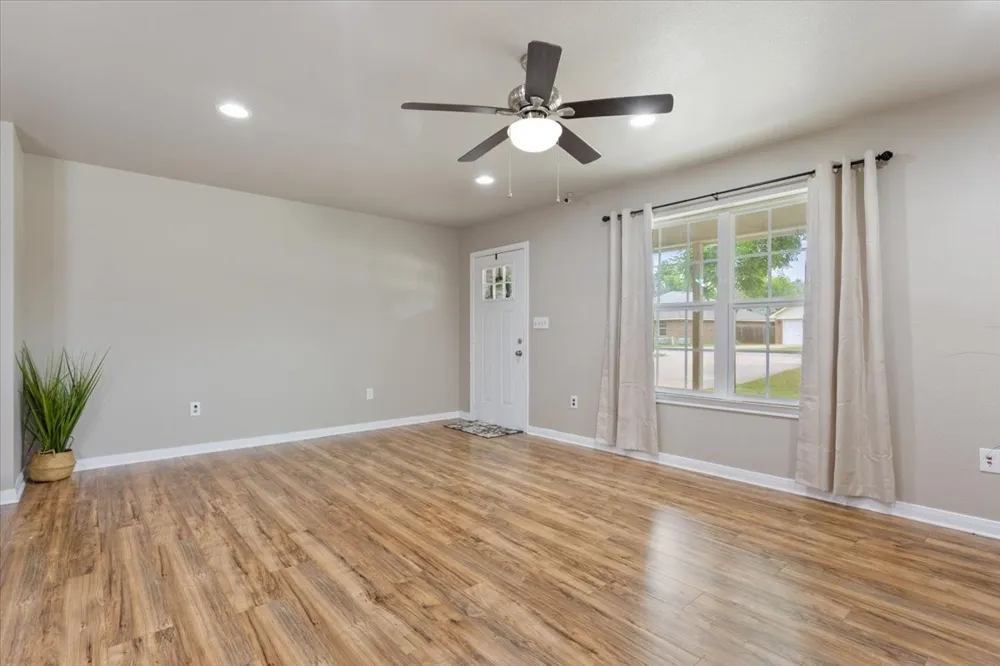 605 Powers Street Lacy Lakeview, TX 76705