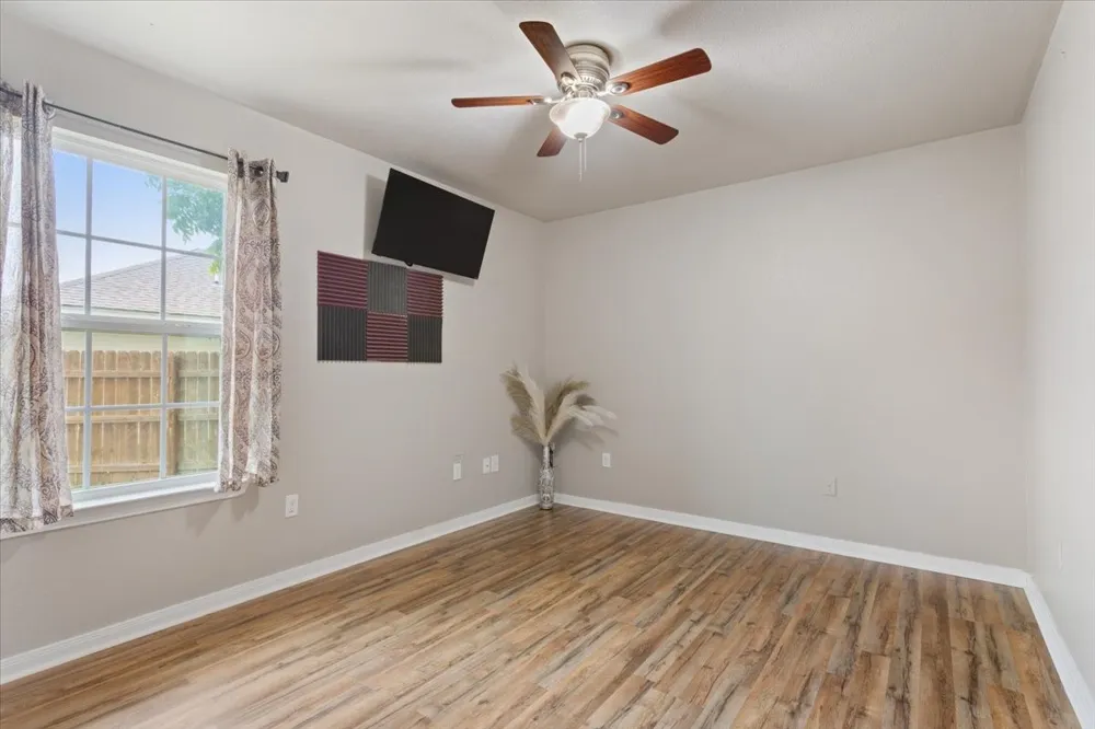 605 Powers Street Lacy Lakeview, TX 76705