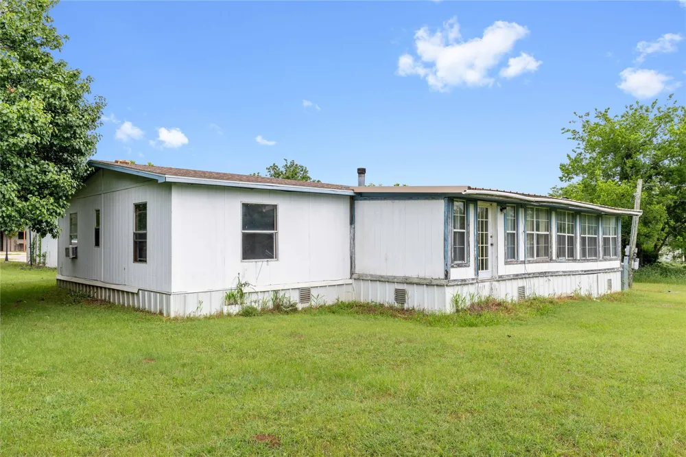 210 7th Street Blanket, TX 76432