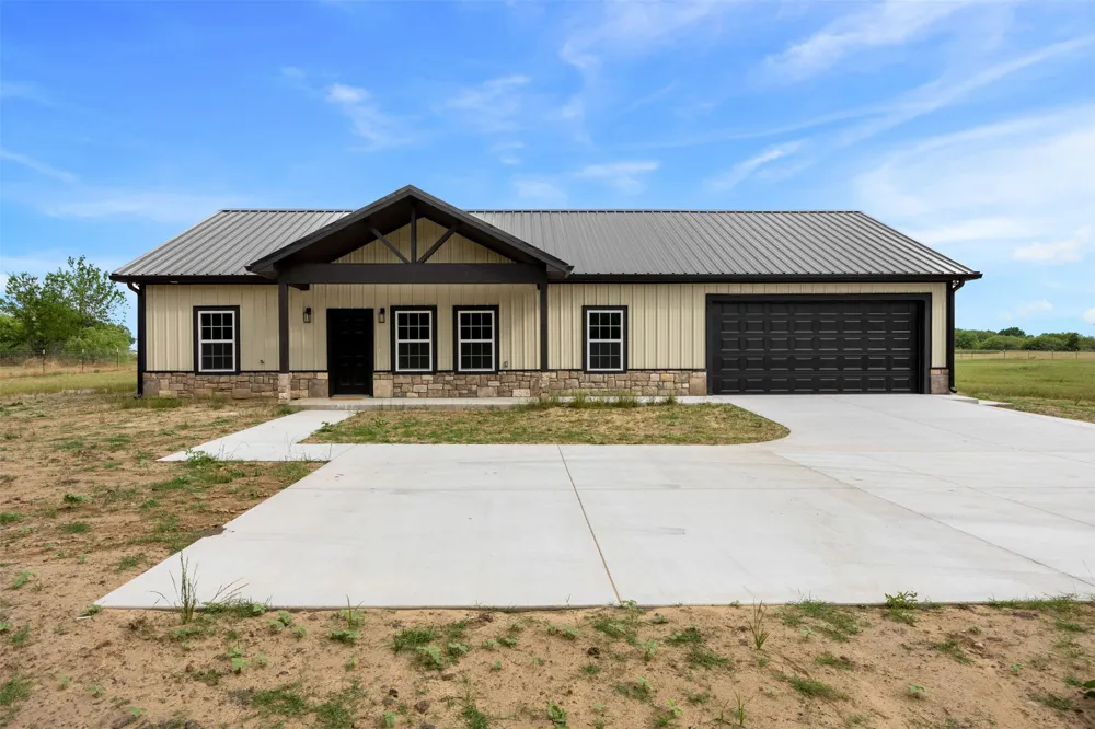 141 Brazier Road Ennis, TX 75119