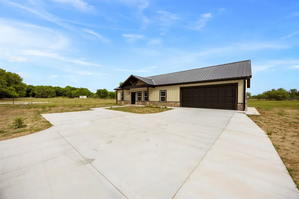 141 Brazier Road Ennis, TX 75119