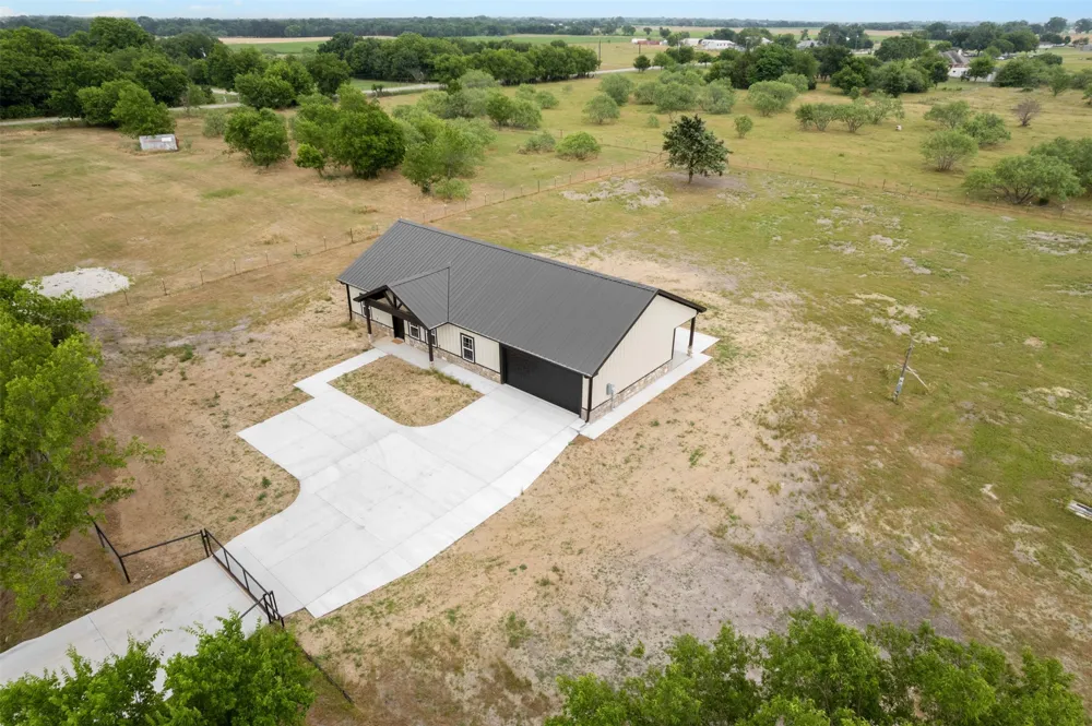 141 Brazier Road Ennis, TX 75119