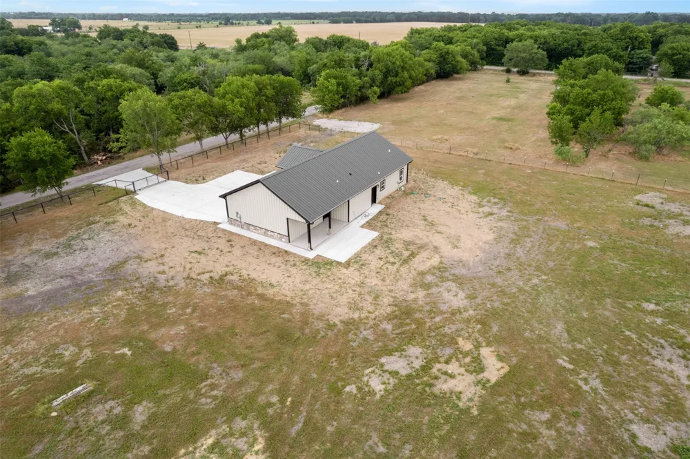 141 Brazier Road Ennis, TX 75119