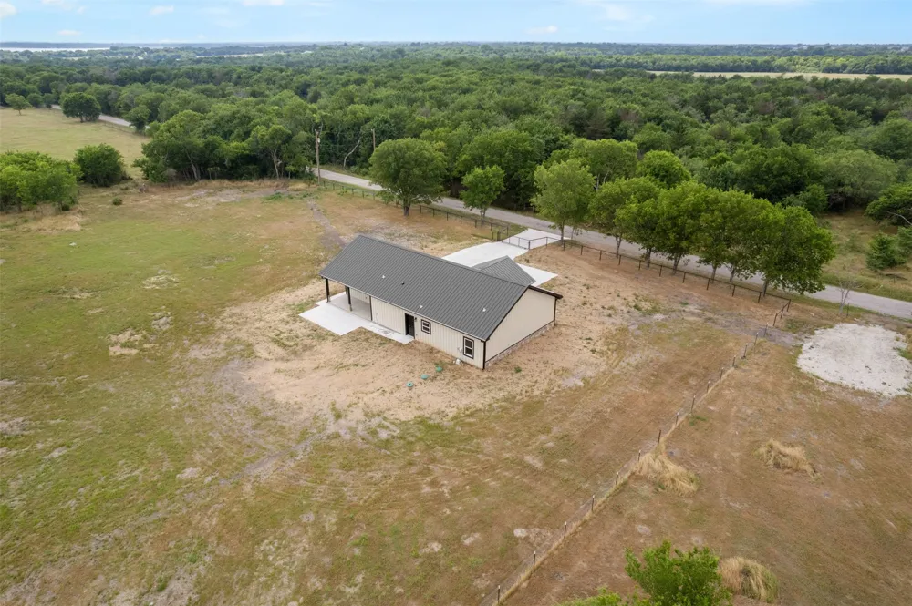 141 Brazier Road Ennis, TX 75119
