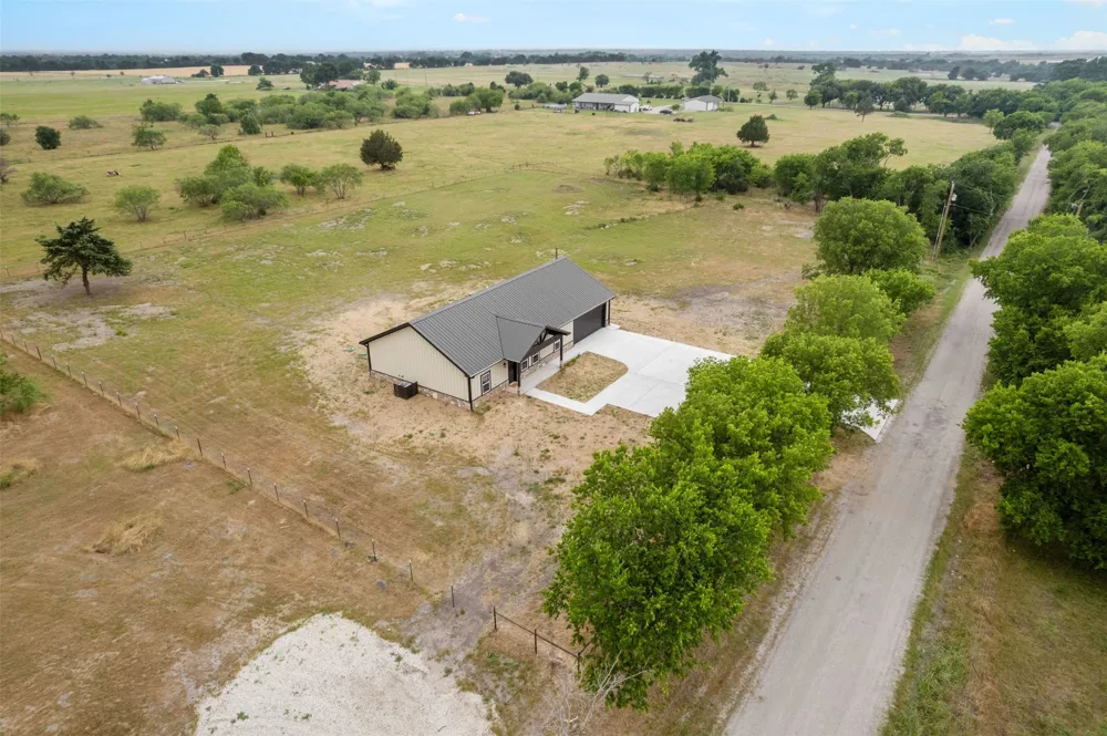 141 Brazier Road Ennis, TX 75119