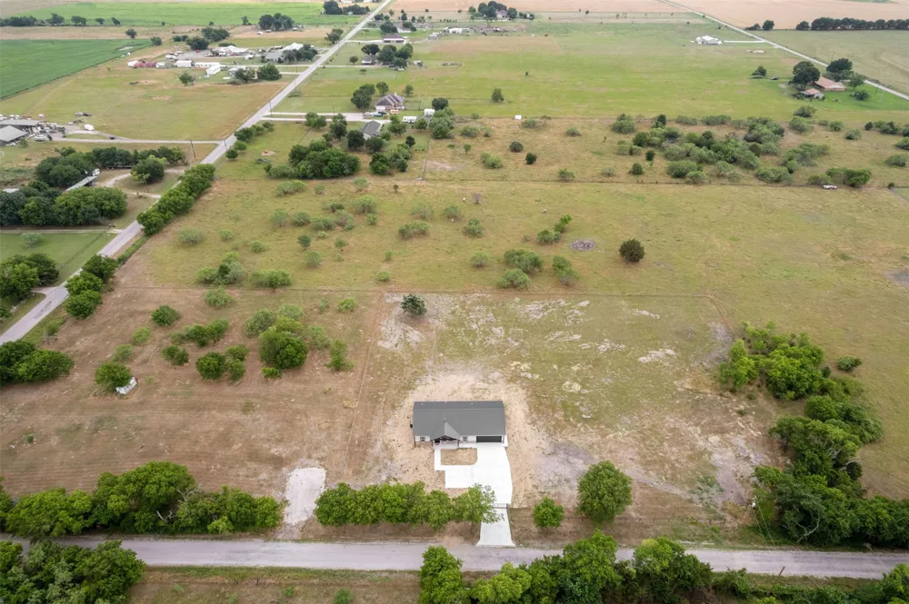 141 Brazier Road Ennis, TX 75119