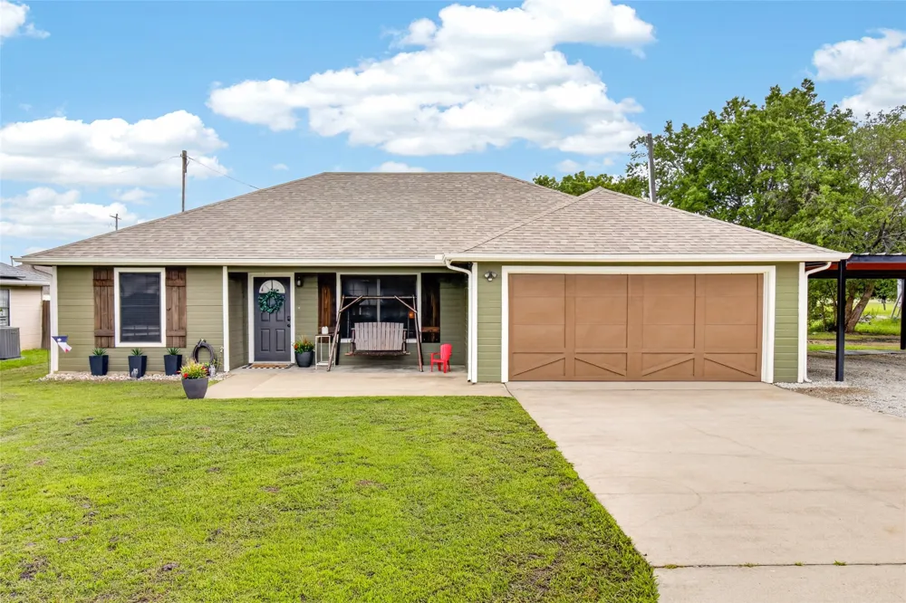 703 S College Street Celeste, TX 75423