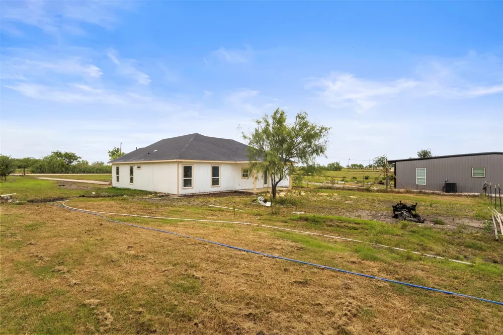 7074 NE County Rd 1050 Rice, TX 75155