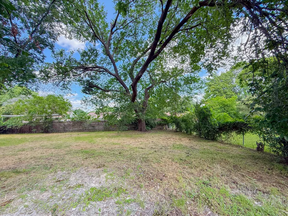 5808 Wales Avenue Fort Worth, TX 76133