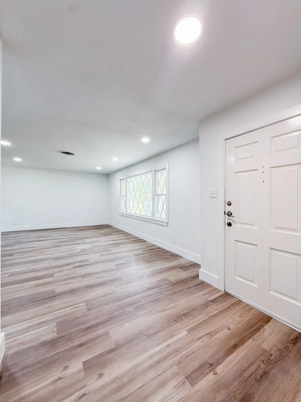5808 Wales Avenue Fort Worth, TX 76133