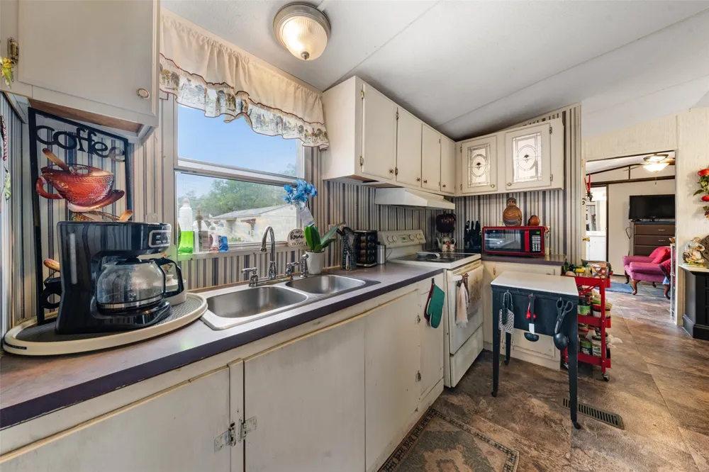 112 Woodlake Lane Axtell, TX 76624