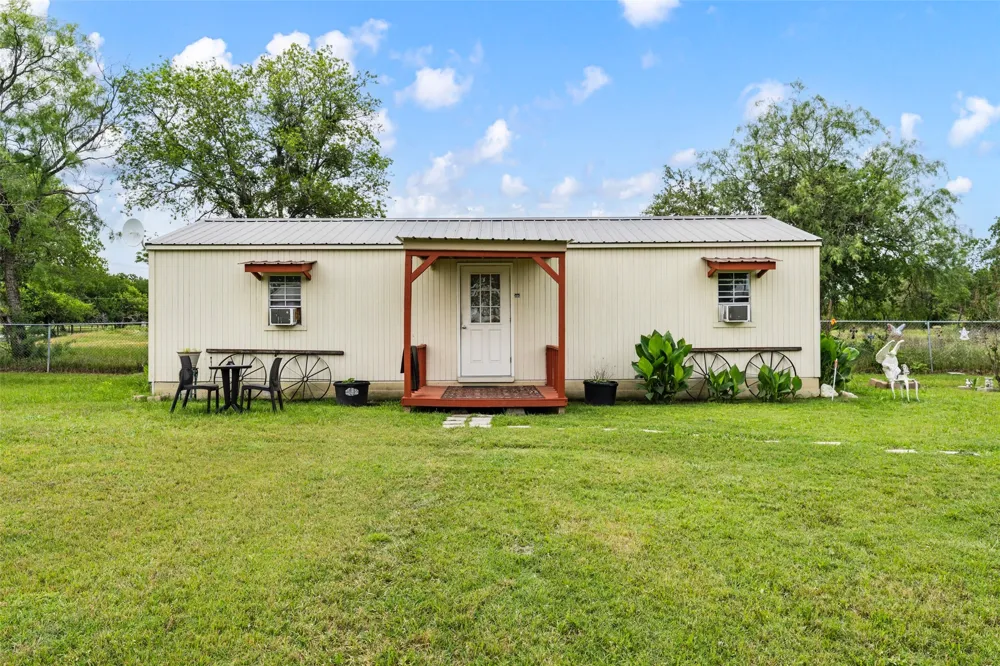 112 Woodlake Lane Axtell, TX 76624