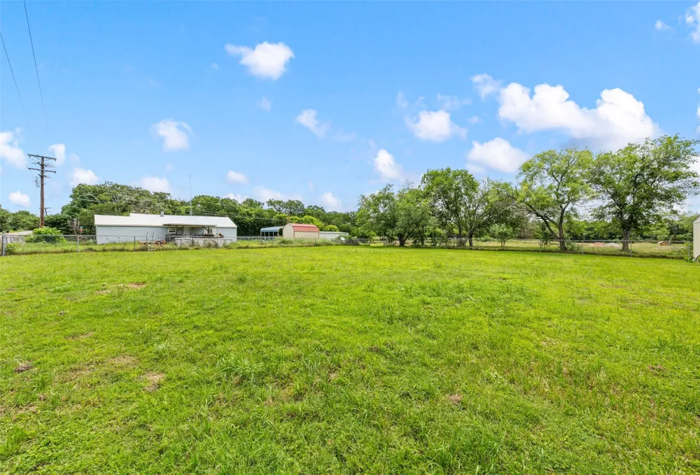 112 Woodlake Lane Axtell, TX 76624