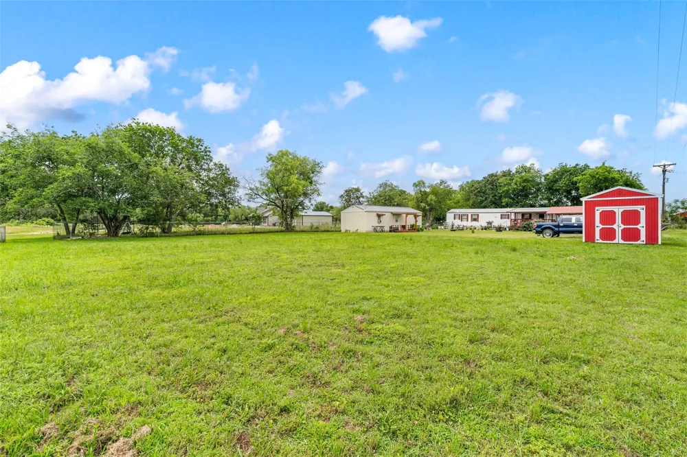 112 Woodlake Lane Axtell, TX 76624