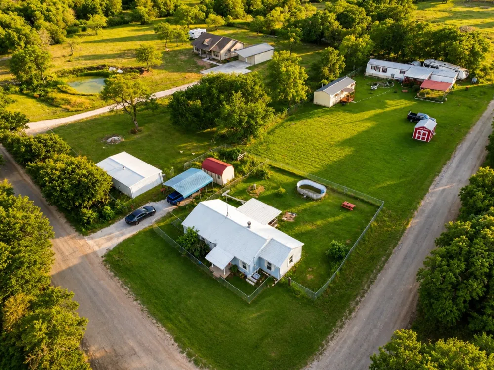 112 Woodlake Lane Axtell, TX 76624
