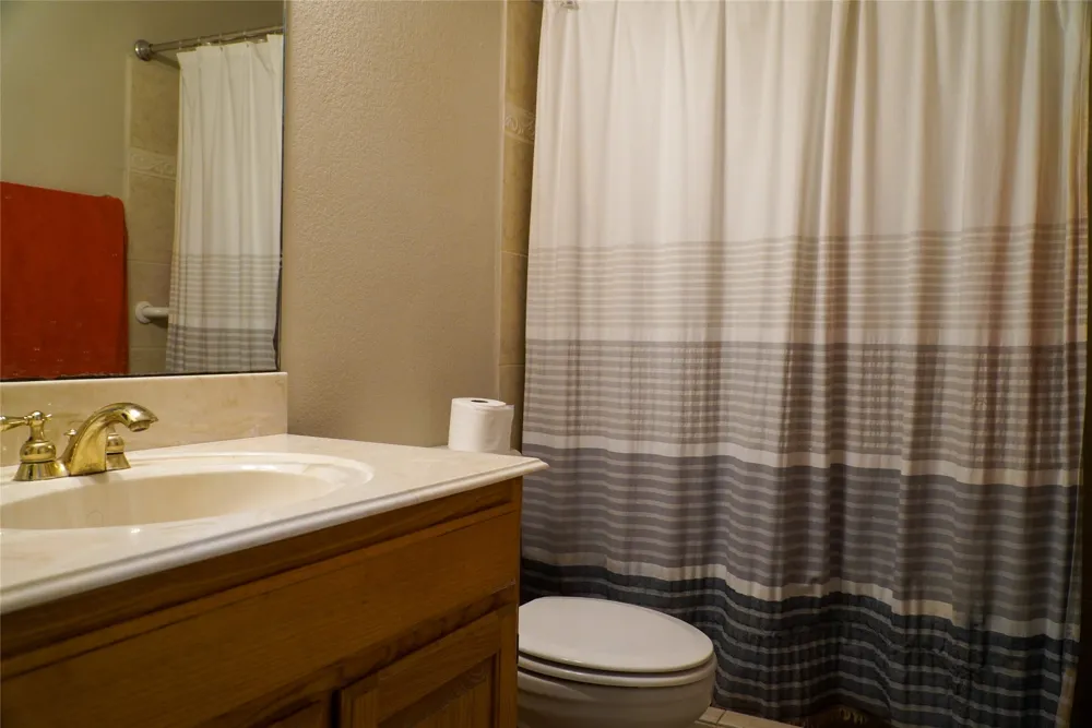 404 E Oakdale Street Keene, TX 76059